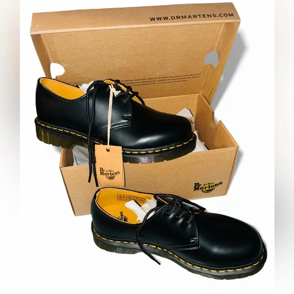 Dr. Martens Black 1461 SMOOTH LEATHER OXFORD SHOES - Picture 1 of 9